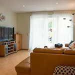 Apartmán Coraline -koblach, 6-10 P, 3 Schlafzimmer, Kueche, Riesige Terrasse, Parkplatz, Wifi, Stellplatz Koblach