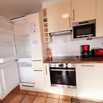 Coraline -koblach, 6-10 P, 3 Schlafzimmer, Kueche, Riesige Terrasse, Parkplatz, Wifi, Stellplatz Apartment *