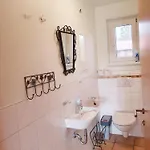 شقة Coraline -koblach, 6-10 P, 3 Schlafzimmer, Kueche, Riesige Terrasse, Parkplatz, Wifi, Stellplatz *