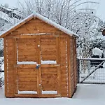 Coraline -koblach, 6-10 P, 3 Schlafzimmer, Kueche, Riesige Terrasse, Parkplatz, Wifi, Stellplatz Apartmán