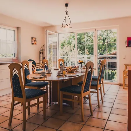 Coraline -koblach, 6-10 P, 3 Schlafzimmer, Kueche, Riesige Terrasse, Parkplatz, Wifi, Stellplatz * Koblach