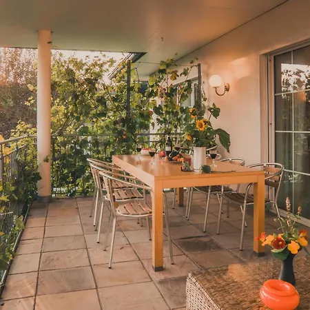 Coraline -koblach, 6-10 P, 3 Schlafzimmer, Kueche, Riesige Terrasse, Parkplatz, Wifi, Stellplatz *