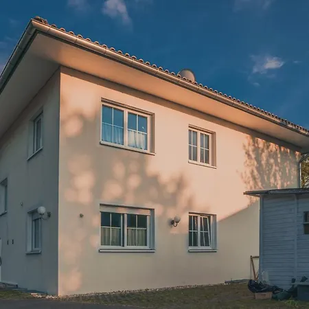 Coraline -koblach, 6-10 P, 3 Schlafzimmer, Kueche, Riesige Terrasse, Parkplatz, Wifi, Stellplatz * Koblach