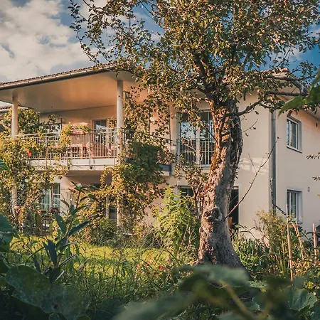 Coraline -koblach, 6-10 P, 3 Schlafzimmer, Kueche, Riesige Terrasse, Parkplatz, Wifi, Stellplatz *