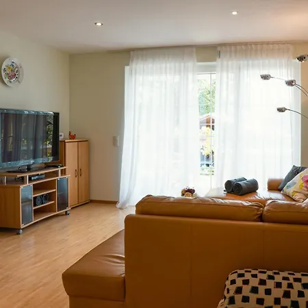 Διαμέρισμα Coraline -koblach, 6-10 P, 3 Schlafzimmer, Kueche, Riesige Terrasse, Parkplatz, Wifi, Stellplatz Koblach