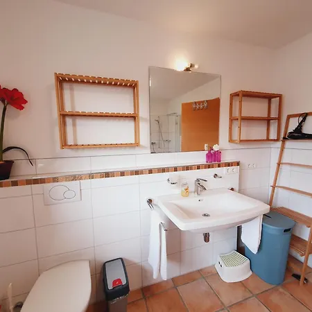 Coraline -koblach, 6-10 P, 3 Schlafzimmer, Kueche, Riesige Terrasse, Parkplatz, Wifi, Stellplatz * Koblach