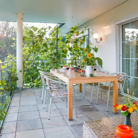 Coraline -koblach, 6-10 P, 3 Schlafzimmer, Kueche, Riesige Terrasse, Parkplatz, Wifi, Stellplatz Lägenhet