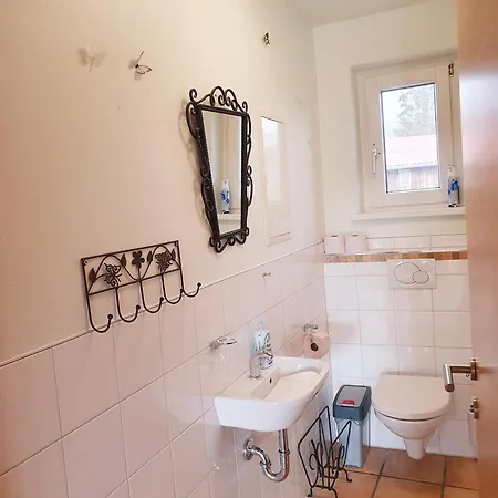 Lägenhet Coraline -koblach, 6-10 P, 3 Schlafzimmer, Kueche, Riesige Terrasse, Parkplatz, Wifi, Stellplatz *