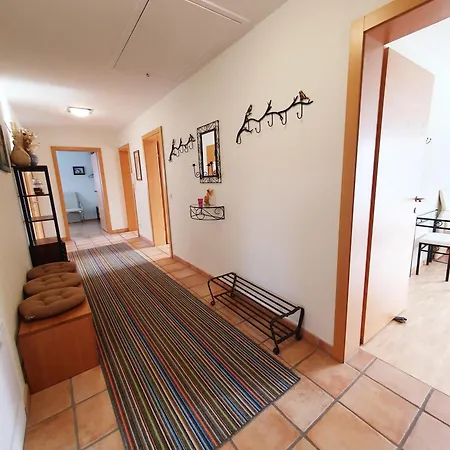 Διαμέρισμα Coraline -koblach, 6-10 P, 3 Schlafzimmer, Kueche, Riesige Terrasse, Parkplatz, Wifi, Stellplatz Koblach