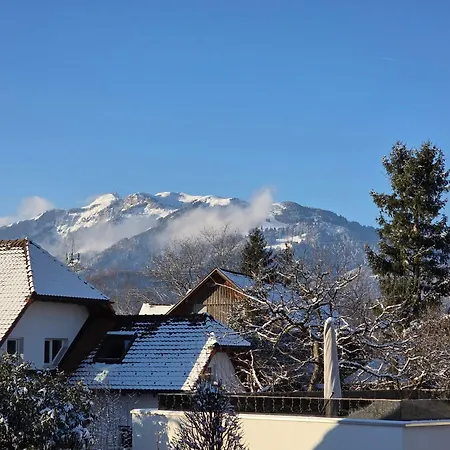 Lägenhet Coraline -koblach, 6-10 P, 3 Schlafzimmer, Kueche, Riesige Terrasse, Parkplatz, Wifi, Stellplatz *