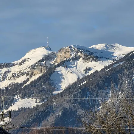 Apartmán Coraline -koblach, 6-10 P, 3 Schlafzimmer, Kueche, Riesige Terrasse, Parkplatz, Wifi, Stellplatz