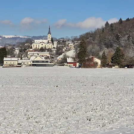 Coraline -koblach, 6-10 P, 3 Schlafzimmer, Kueche, Riesige Terrasse, Parkplatz, Wifi, Stellplatz Lägenhet Koblach