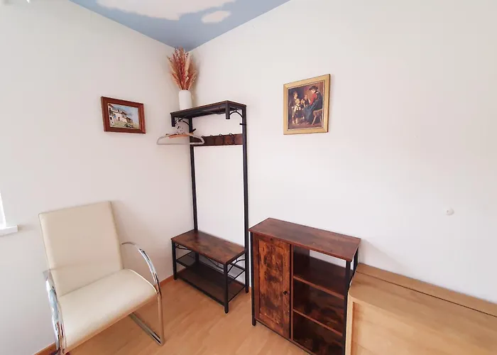 Coraline -koblach, 6-10 P, 3 Schlafzimmer, Kueche, Riesige Terrasse, Parkplatz, Wifi, Stellplatz Koblach