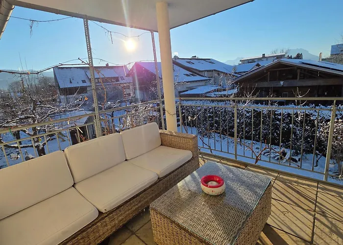 Lägenhet Coraline -koblach, 6-10 P, 3 Schlafzimmer, Kueche, Riesige Terrasse, Parkplatz, Wifi, Stellplatz *