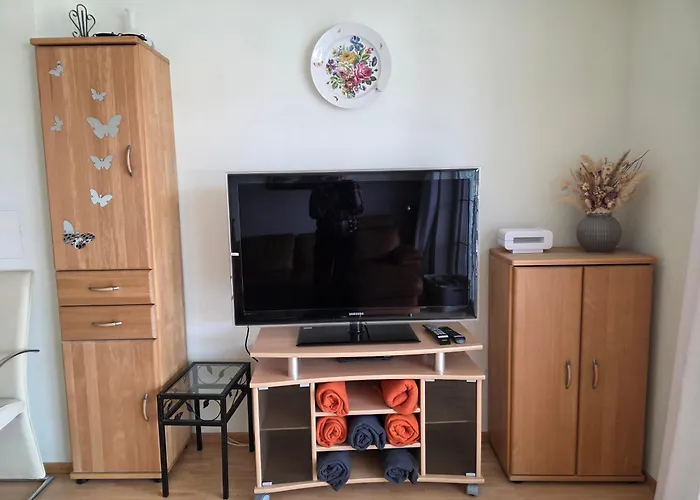 Coraline -koblach, 6-10 P, 3 Schlafzimmer, Kueche, Riesige Terrasse, Parkplatz, Wifi, Stellplatz Lägenhet